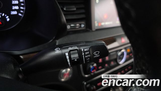 Kia K7 2018 — photo 21