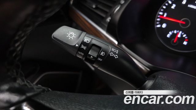Kia K7 2018 — photo 22