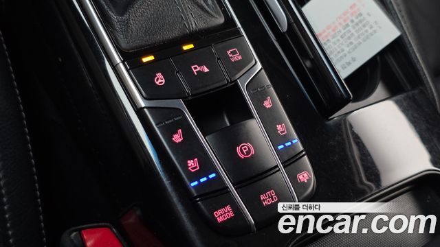Kia K7 2018 — photo 25