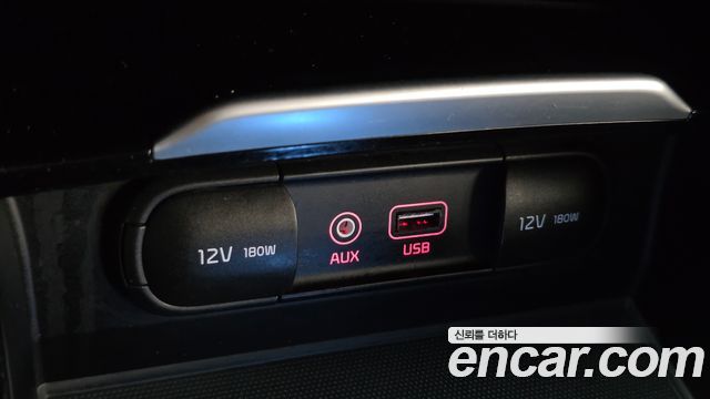 Kia K7 2018 — photo 26