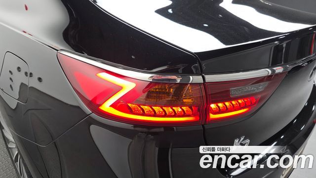 Kia K7 2018 — photo 9