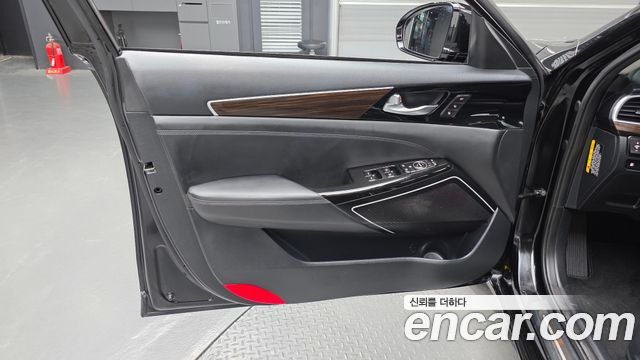 Kia K7 2018 — photo 14