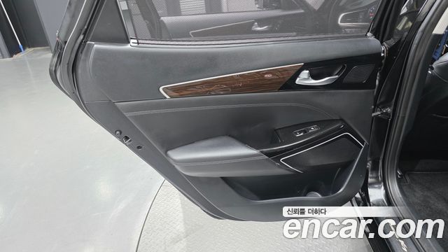 Kia K7 2018 — photo 15