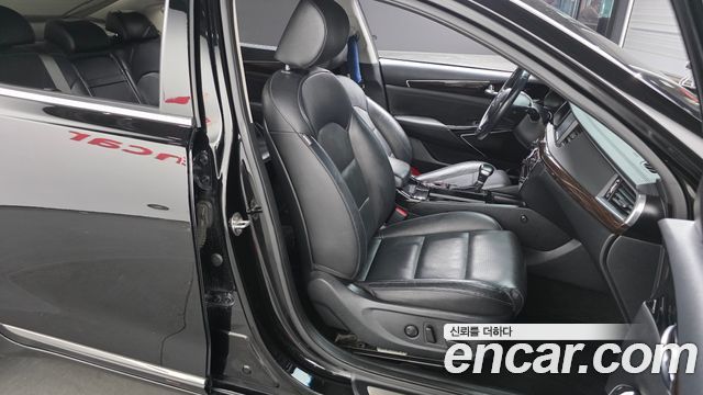 Kia K7 2018 — photo 16