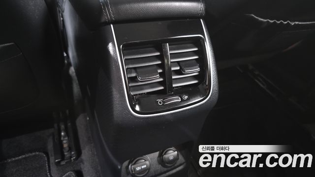 Kia K7 2018 — photo 31