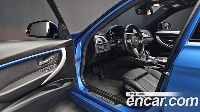 BMW 3-Series 2018 — photo 13
