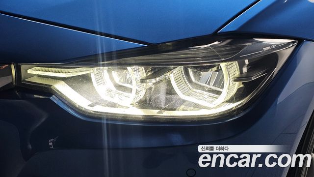 BMW 3-Series 2018 — photo 8