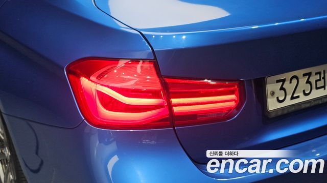 BMW 3-Series 2018 — photo 9
