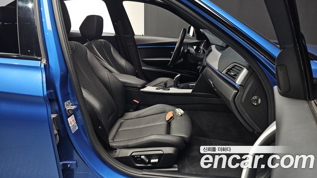 BMW 3-Series 2018 — photo 16