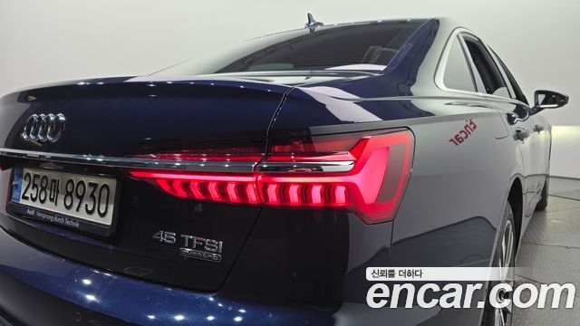 Audi A6 2022 — photo 9