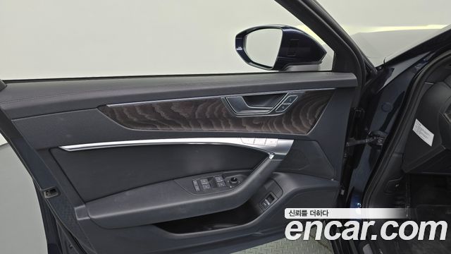 Audi A6 2022 — photo 14