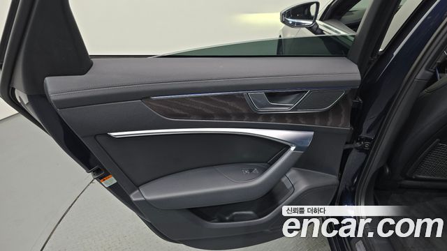Audi A6 2022 — photo 15