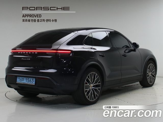 Porsche Macan 2025 — photo 2