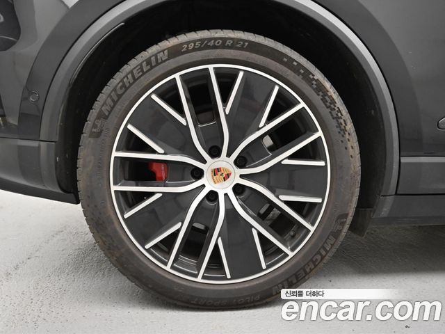 Porsche Macan 2025 — photo 5