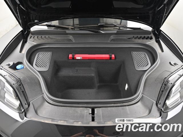 Porsche Macan 2025 — photo 6