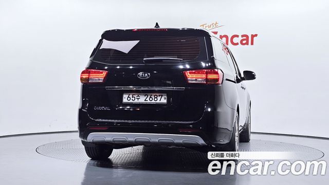 Kia Canival 2018 — photo 4