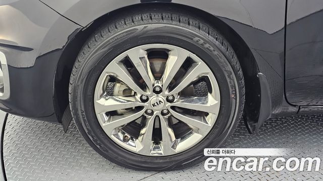 Kia Canival 2018 — photo 5