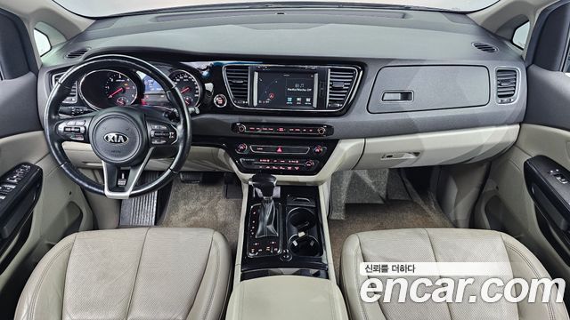 Kia Canival 2018 — photo 7