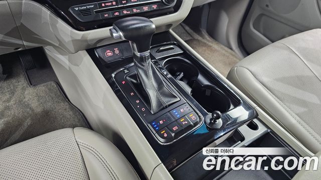 Kia Canival 2018 — photo 9