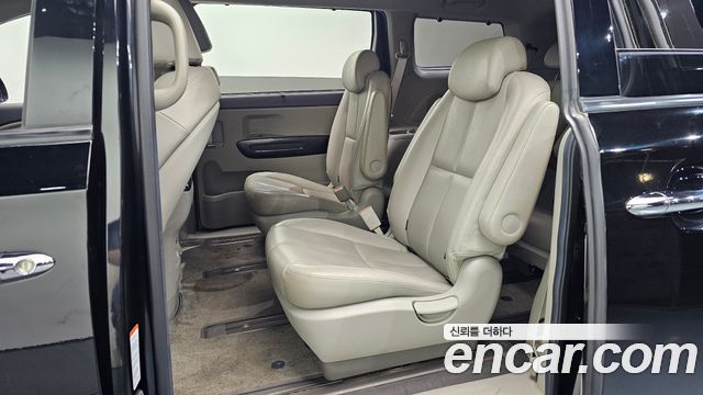 Kia Canival 2018 — photo 12