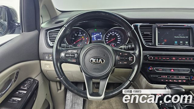 Kia Canival 2018 — photo 13