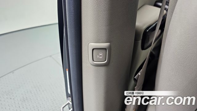 Kia Canival 2018 — photo 19
