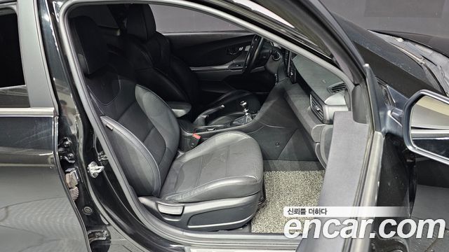Hyundai Veloster 2019 — photo 13