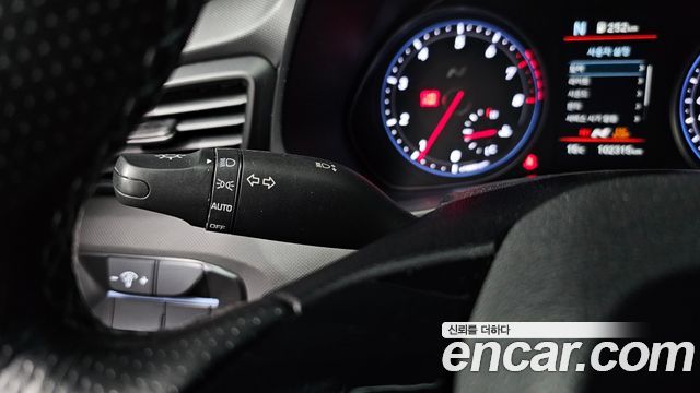 Hyundai Veloster 2019 — photo 23