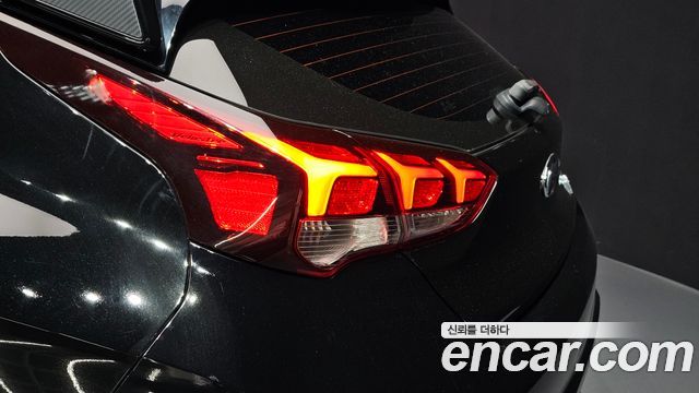Hyundai Veloster 2019 — photo 9
