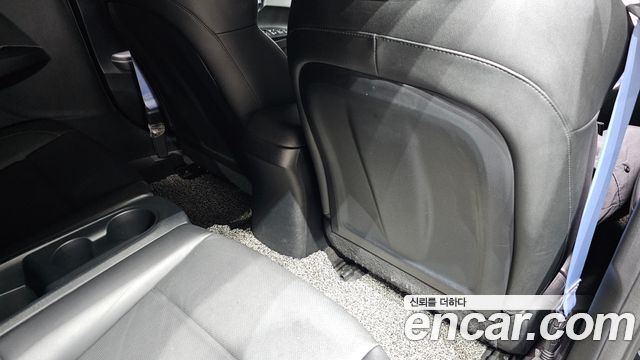 Hyundai Veloster 2019 — photo 30