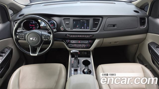 Kia Canival 2019 — photo 10
