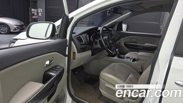 Kia Canival 2019 — photo 13