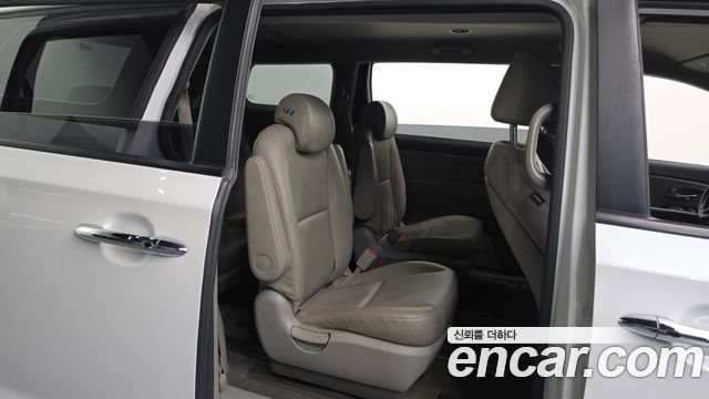 Kia Canival 2019 — photo 18