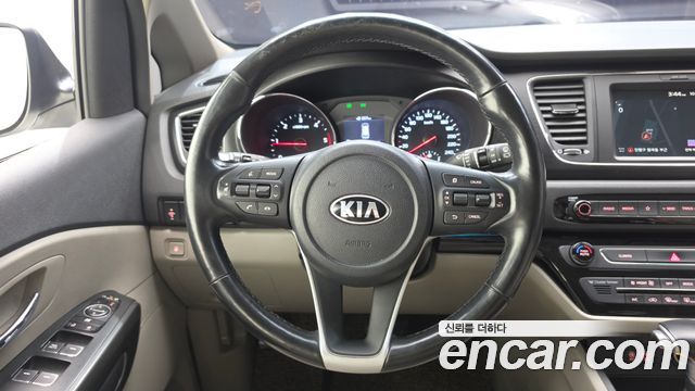 Kia Canival 2019 — photo 19