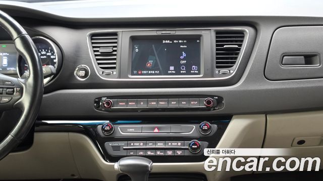 Kia Canival 2019 — photo 20