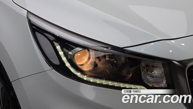 Kia Canival 2019 — photo 8