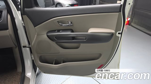 Kia Canival 2019 — photo 15