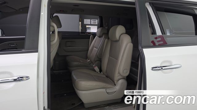 Kia Canival 2019 — photo 16