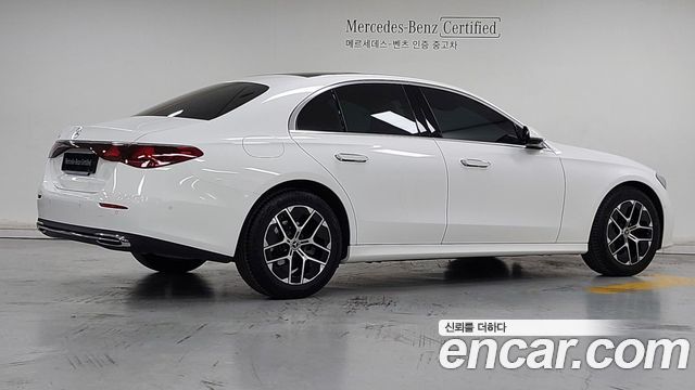 Mercedes-Benz E-Class 2026 — photo 2