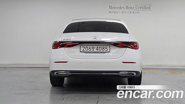 Mercedes-Benz E-Class 2026 — photo 4