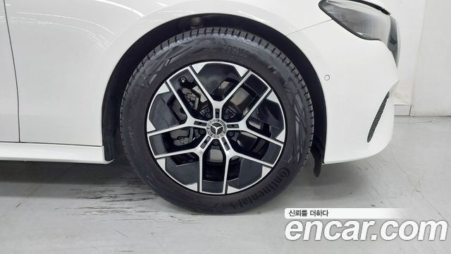 Mercedes-Benz E-Class 2026 — photo 5