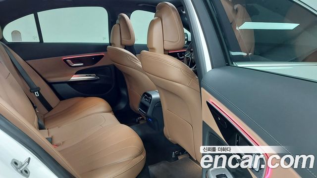 Mercedes-Benz E-Class 2026 — photo 10