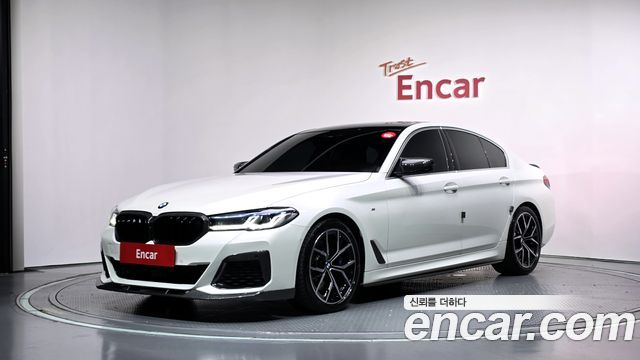 BMW 5-Series 2019 — photo 1
