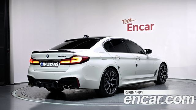 BMW 5-Series 2019 — photo 2