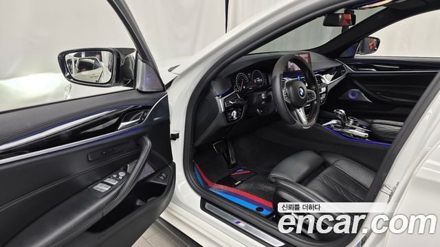 BMW 5-Series 2019 — photo 13