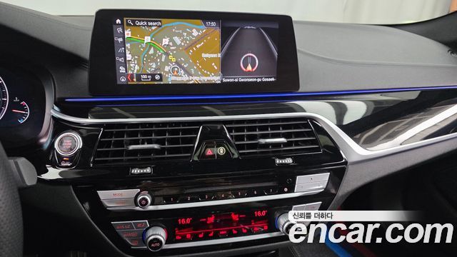 BMW 5-Series 2019 — photo 19