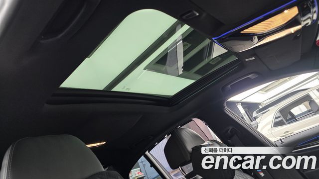 BMW 5-Series 2019 — photo 22