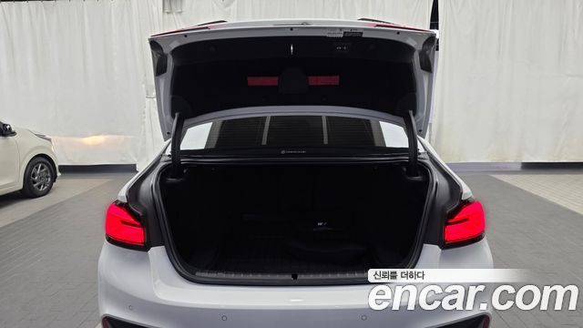 BMW 5-Series 2019 — photo 26