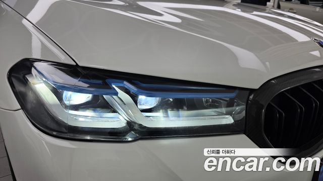 BMW 5-Series 2019 — photo 8