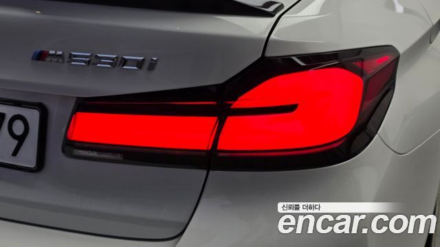BMW 5-Series 2019 — photo 9